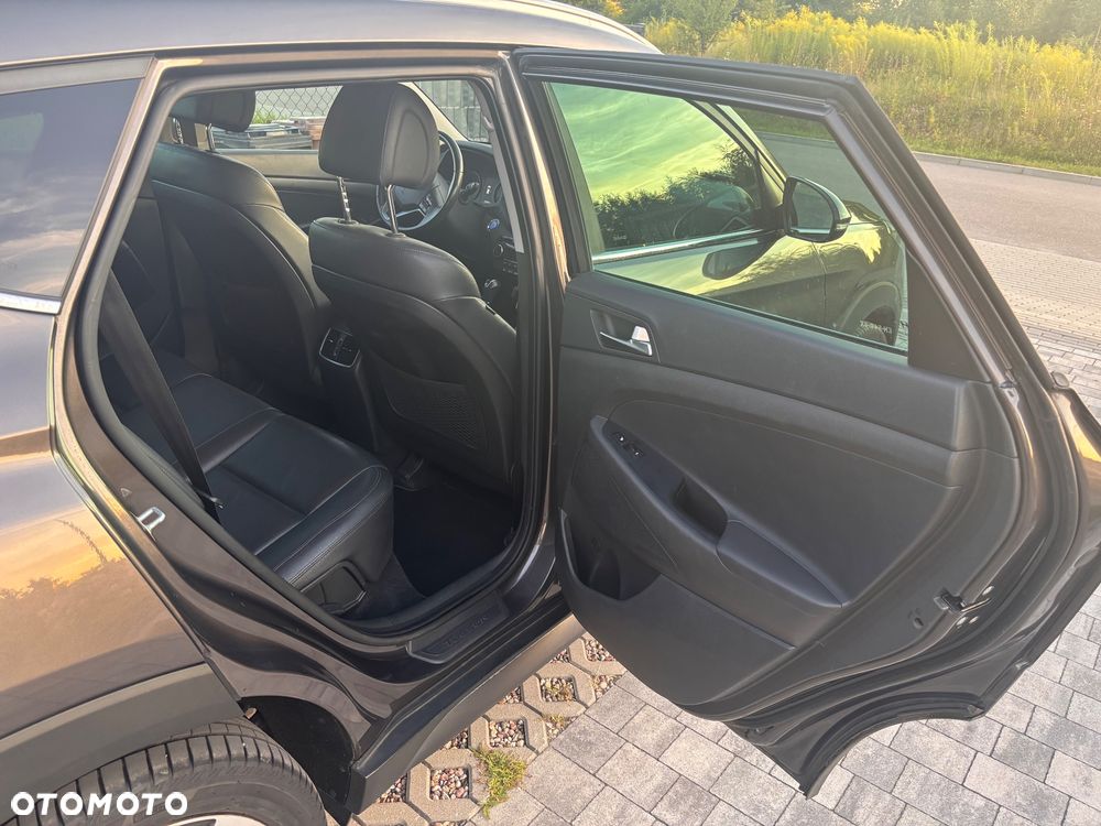 Hyundai Tucson blue 1.7 CRDi 2WD DCT Premium - 18