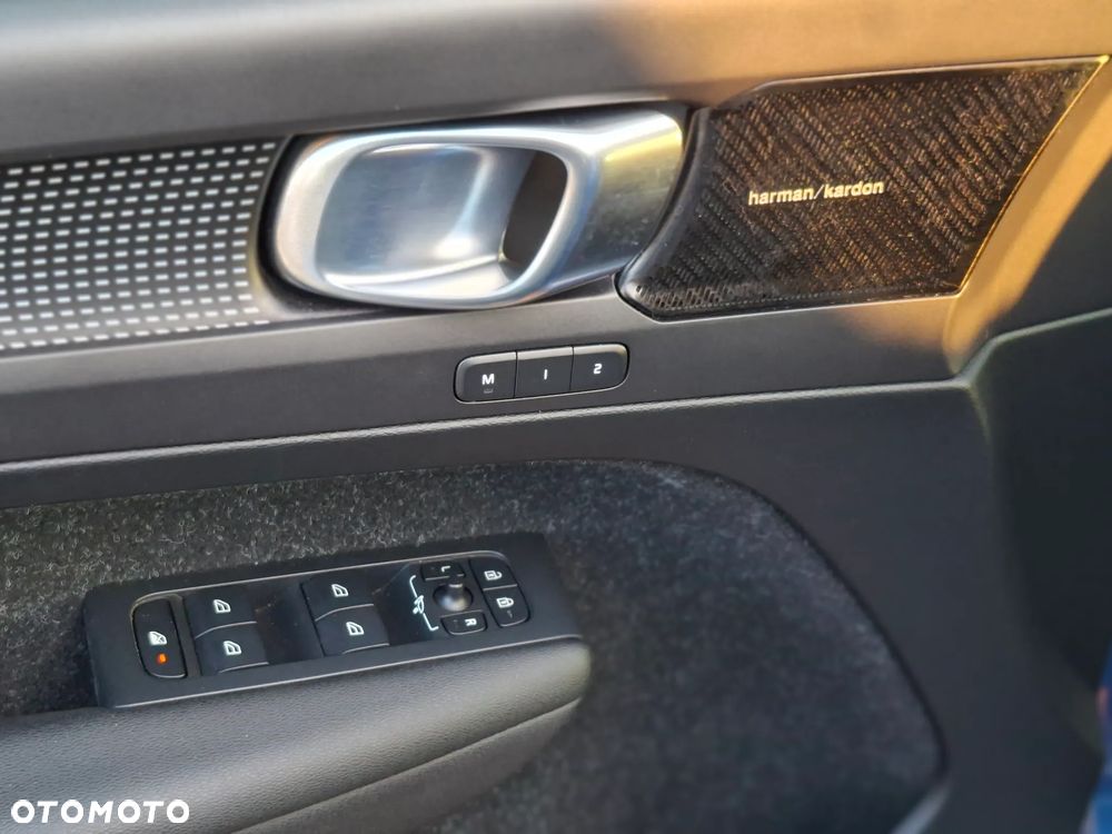 Volvo XC 40 T4 R-Design - 19