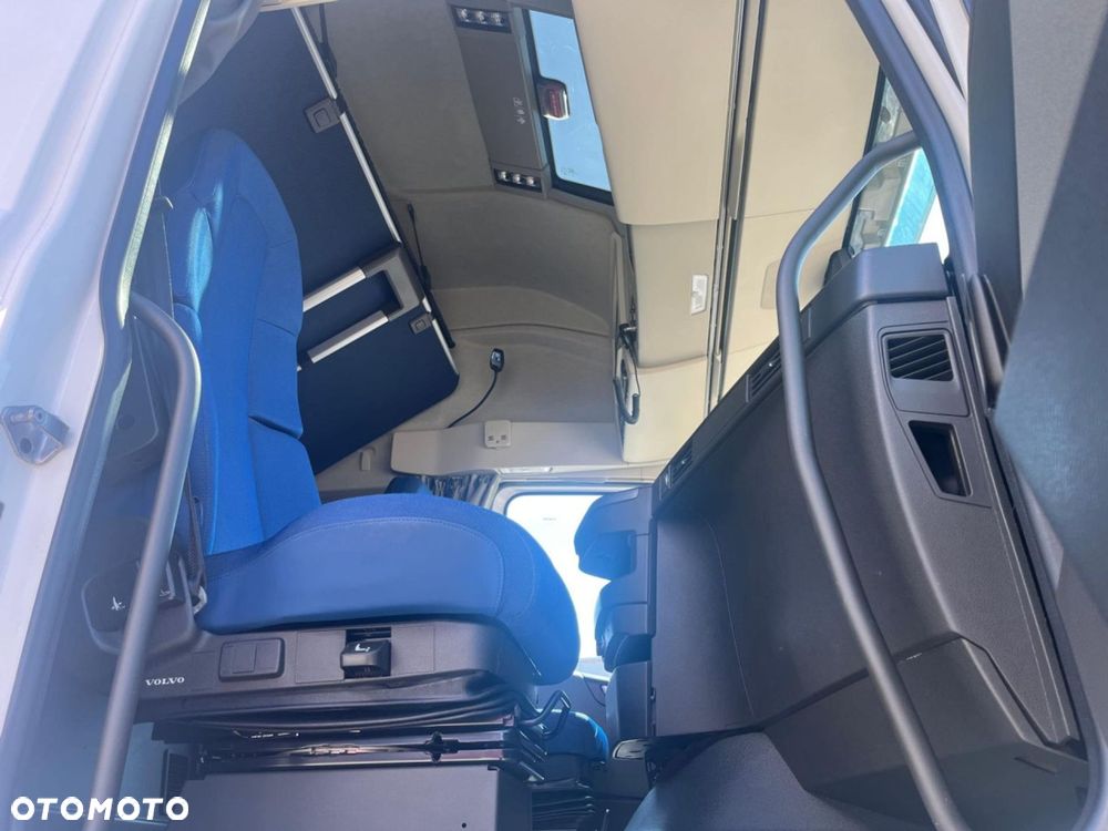 Volvo Volvo FH 4X2 460 Globetrotter XL - 15