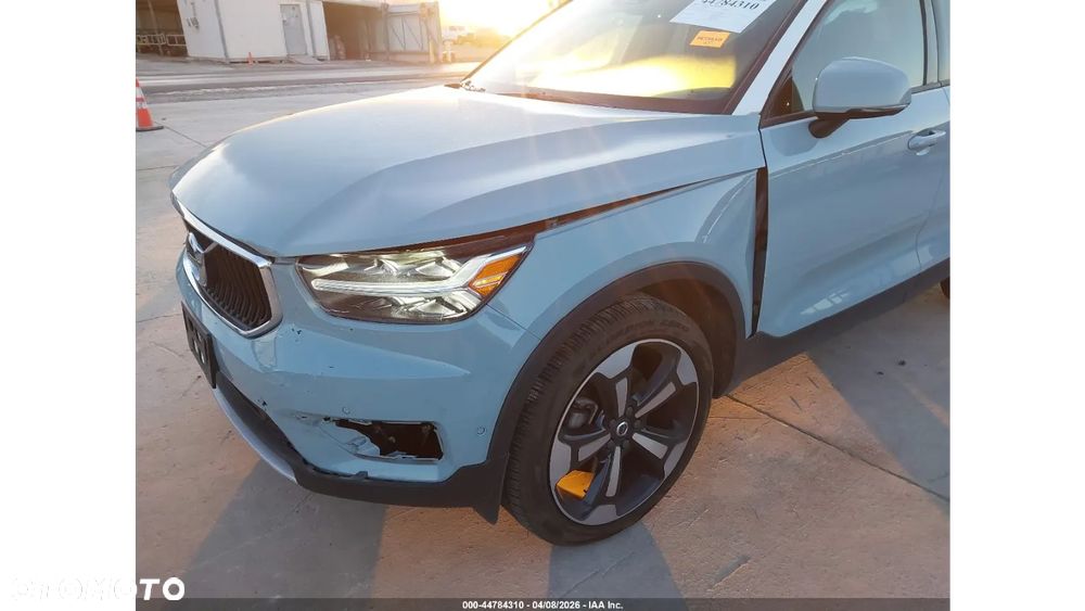 Volvo XC 40 T5 AWD Momentum - 9