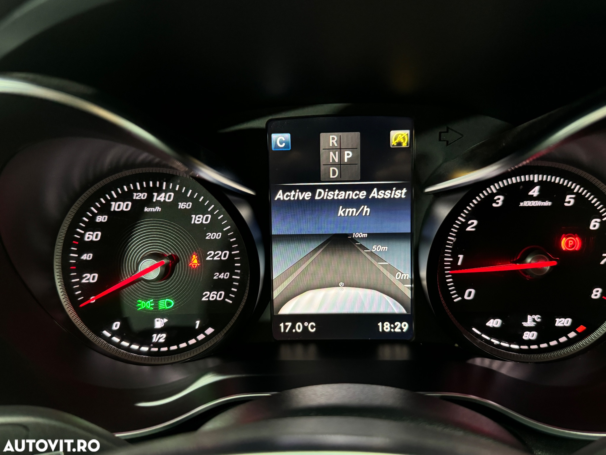 Mercedes-Benz GLC 250 4MATIC - 37