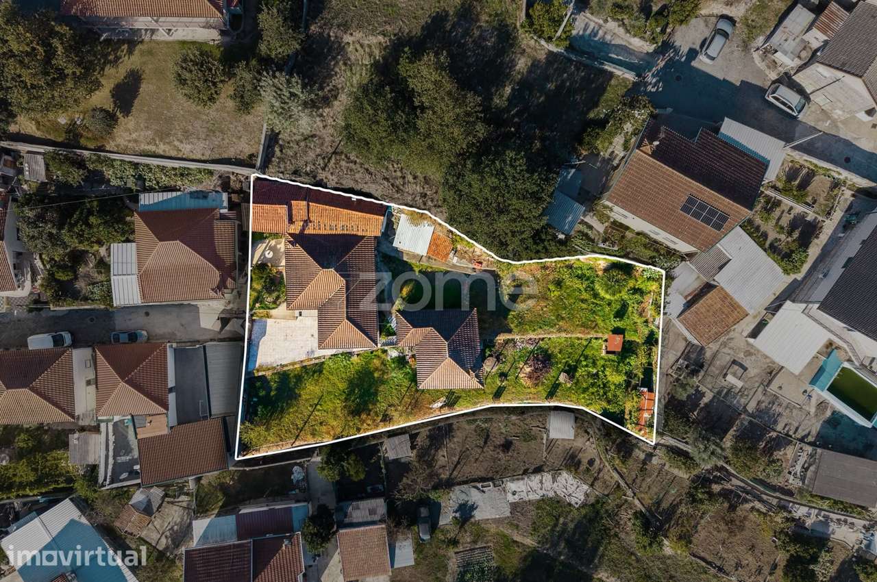 Propriedade com 3 moradias em Vilarinho - Grande imagem: 4/51