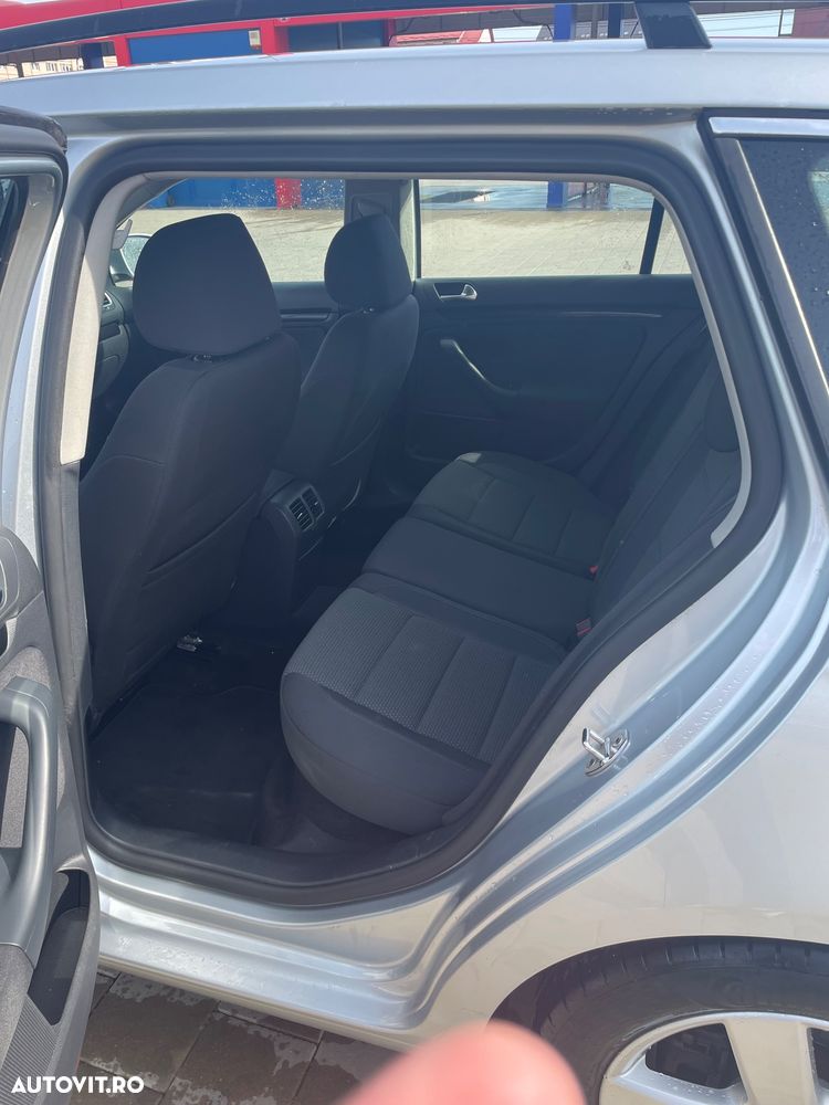 Volkswagen Golf - 6