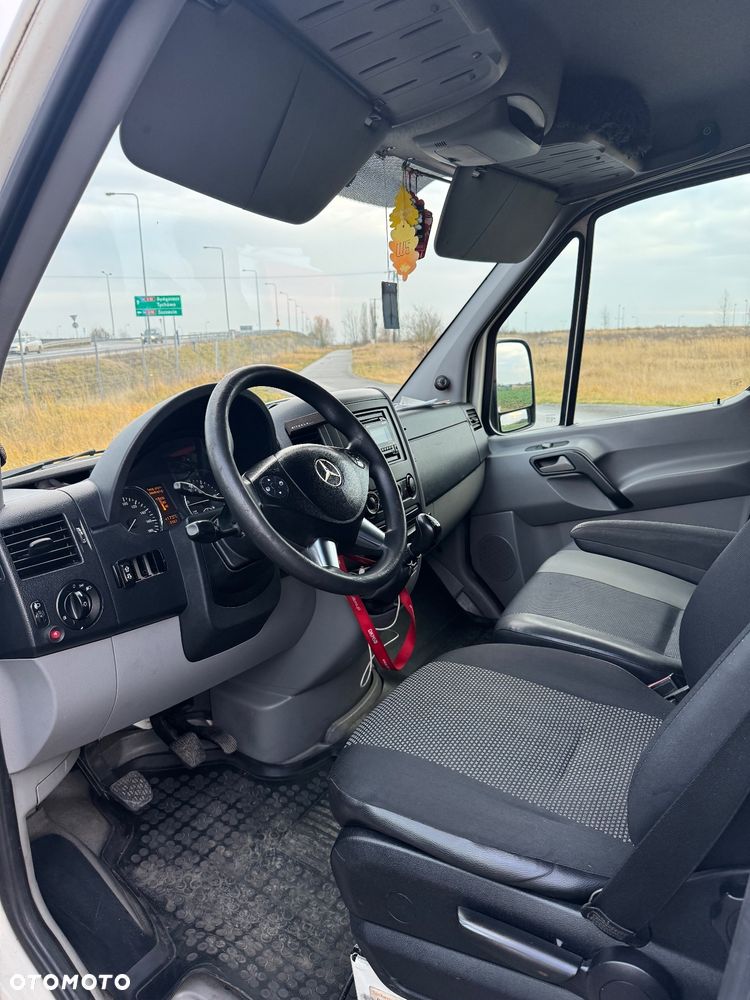 Mercedes-Benz Sprinter - 12
