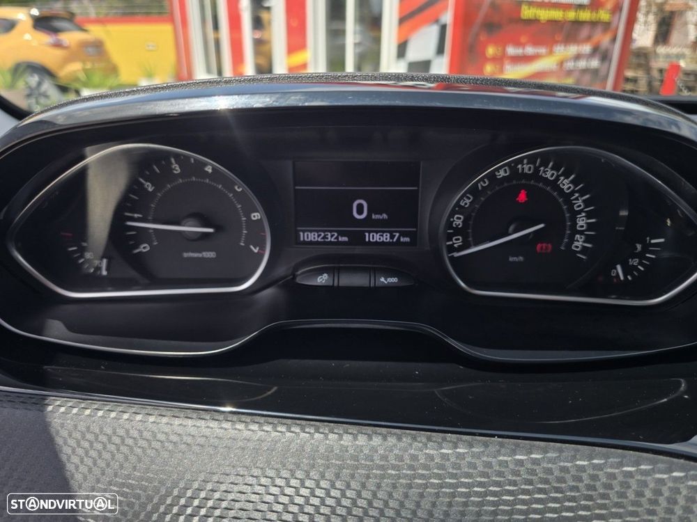Peugeot 2008 1.2 PureTech Allure - 29