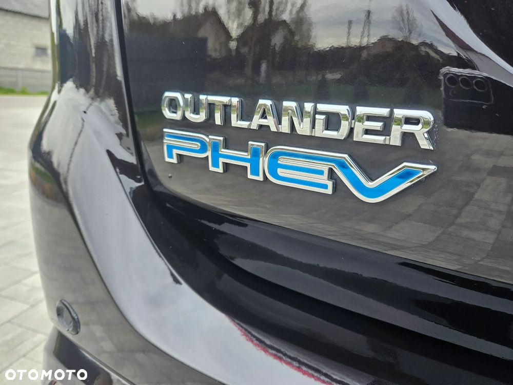 Mitsubishi Outlander 2.4 4WD Plus - 27