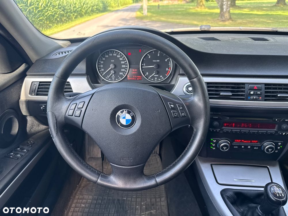 BMW Seria 3 320d - 22