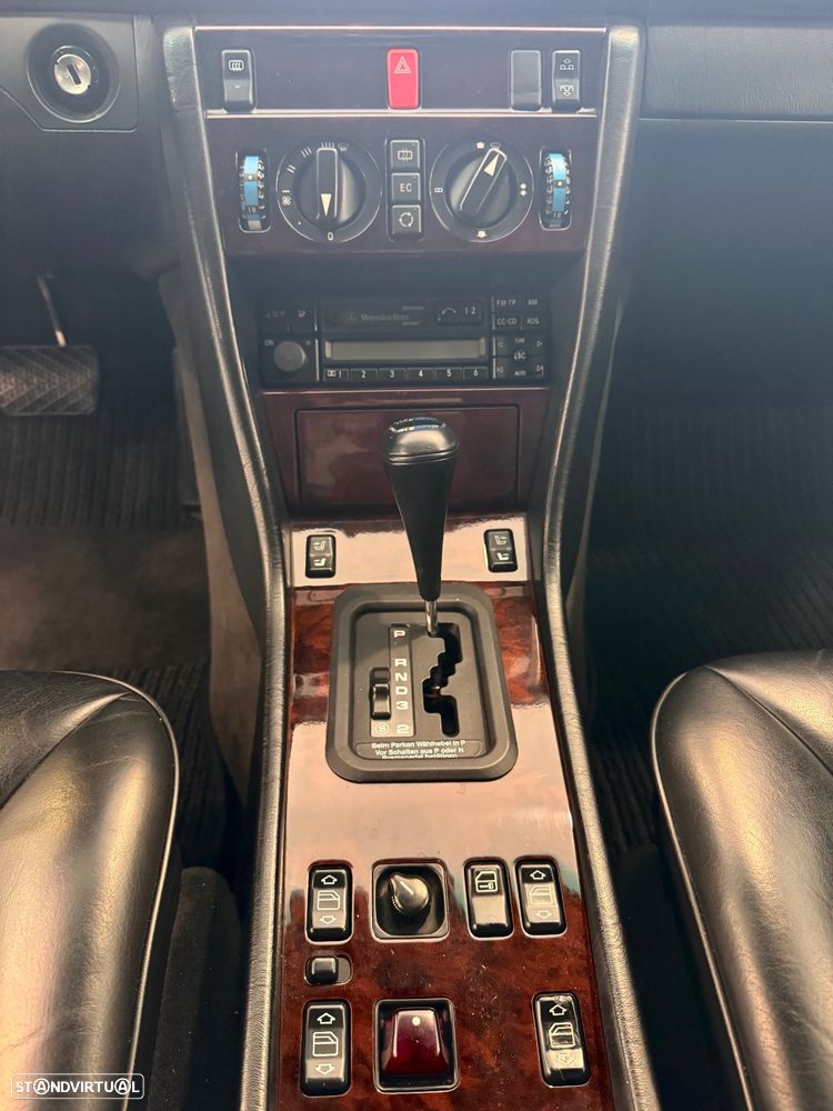 Mercedes-Benz E 320 - 23