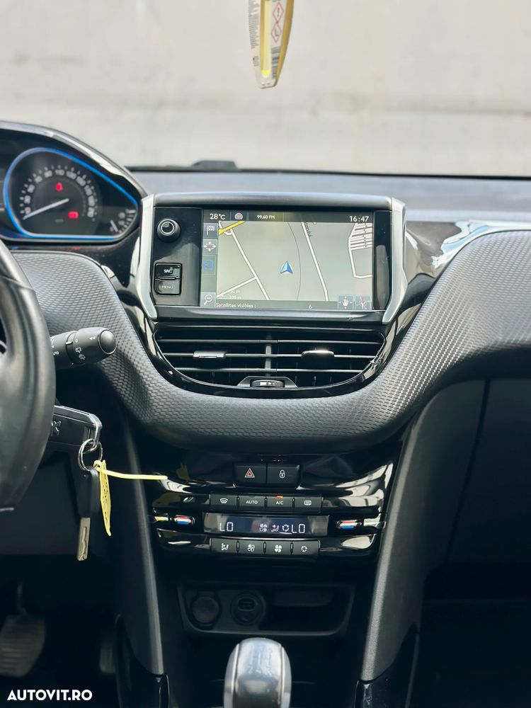 Peugeot 2008 - 13