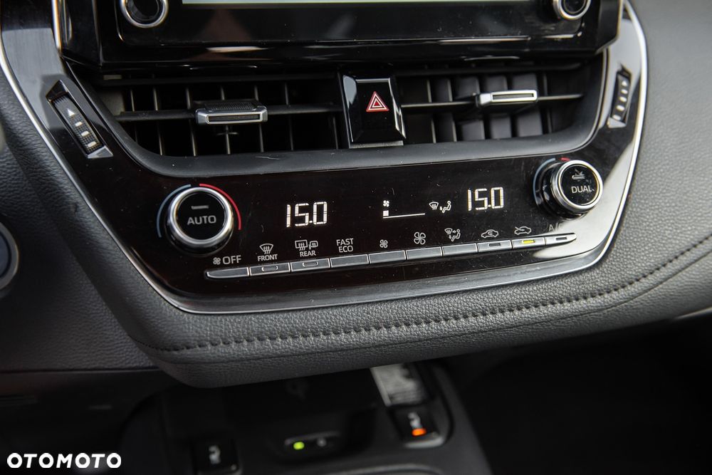 Toyota Corolla 1.8 Hybrid Executive - 23