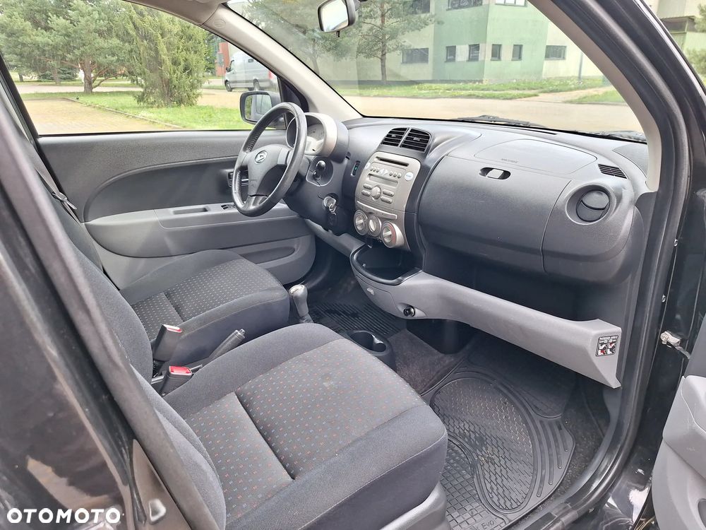 Daihatsu Sirion 1.3 - 12