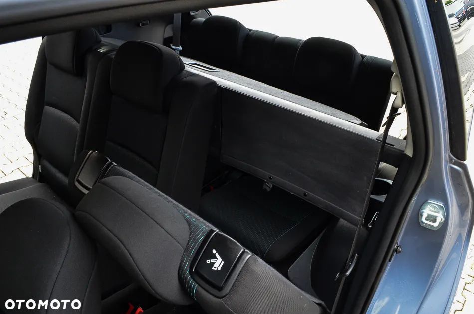 Toyota Verso 1.6 Premium 7os - 30