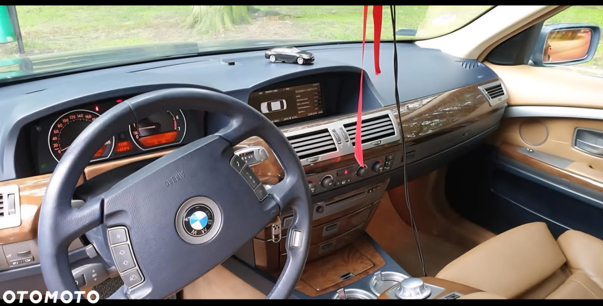BMW Seria 7 735i - 12