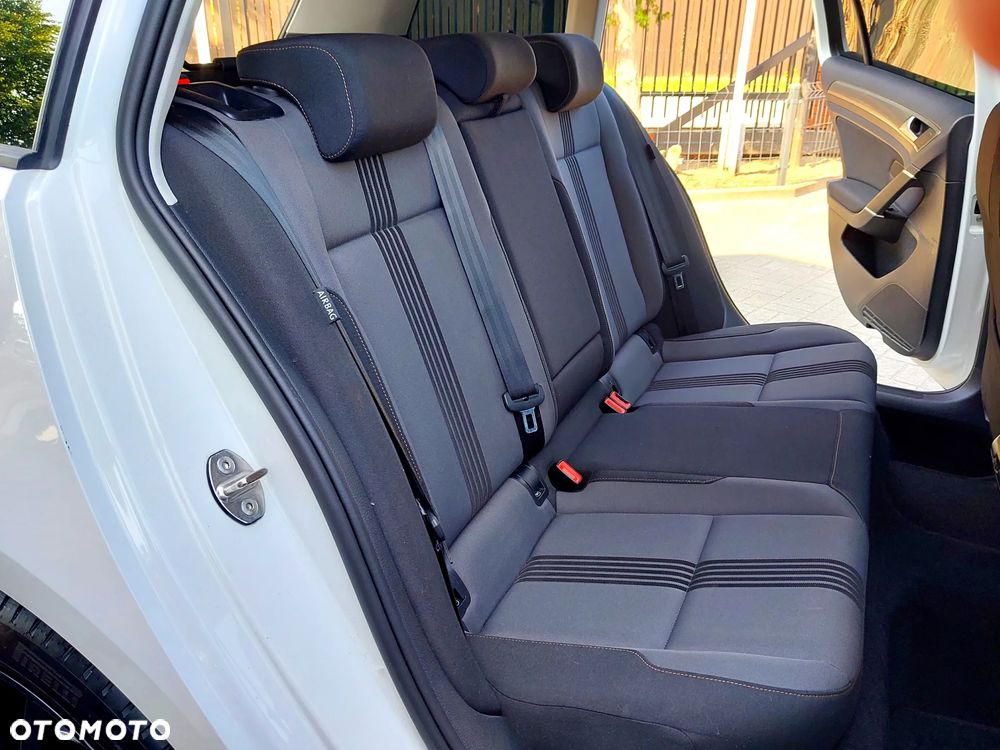 Volkswagen Golf 2.0 TDI BlueMotion Technology DSG Edition - 31
