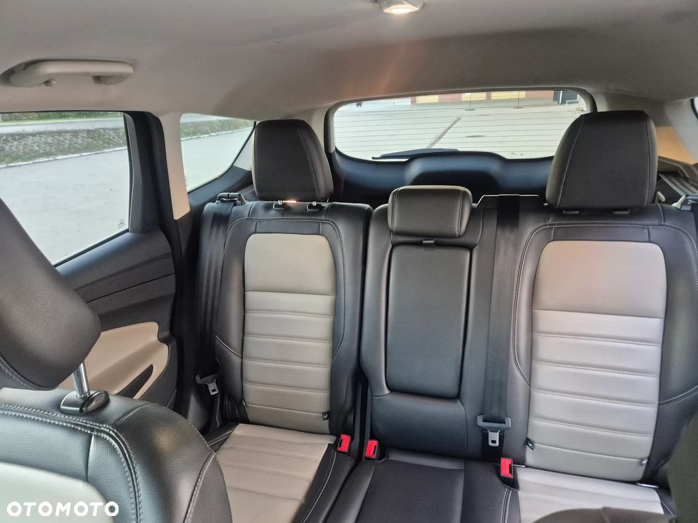 Ford Escape 2.0 EcoBoost AWD Titanium - 12