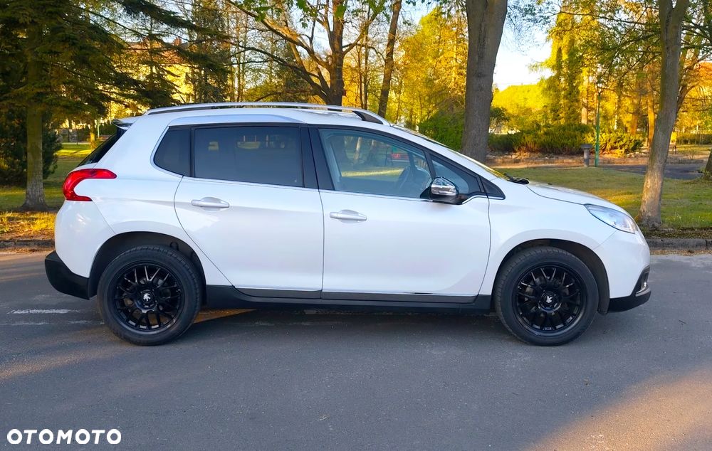 Peugeot 2008 1.6 e-HDi Allure S&S - 4