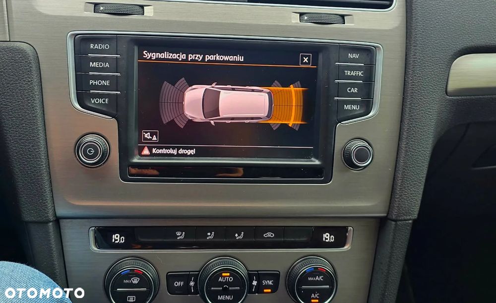 Volkswagen Golf 1.6 BlueTDI Comfortline - 12