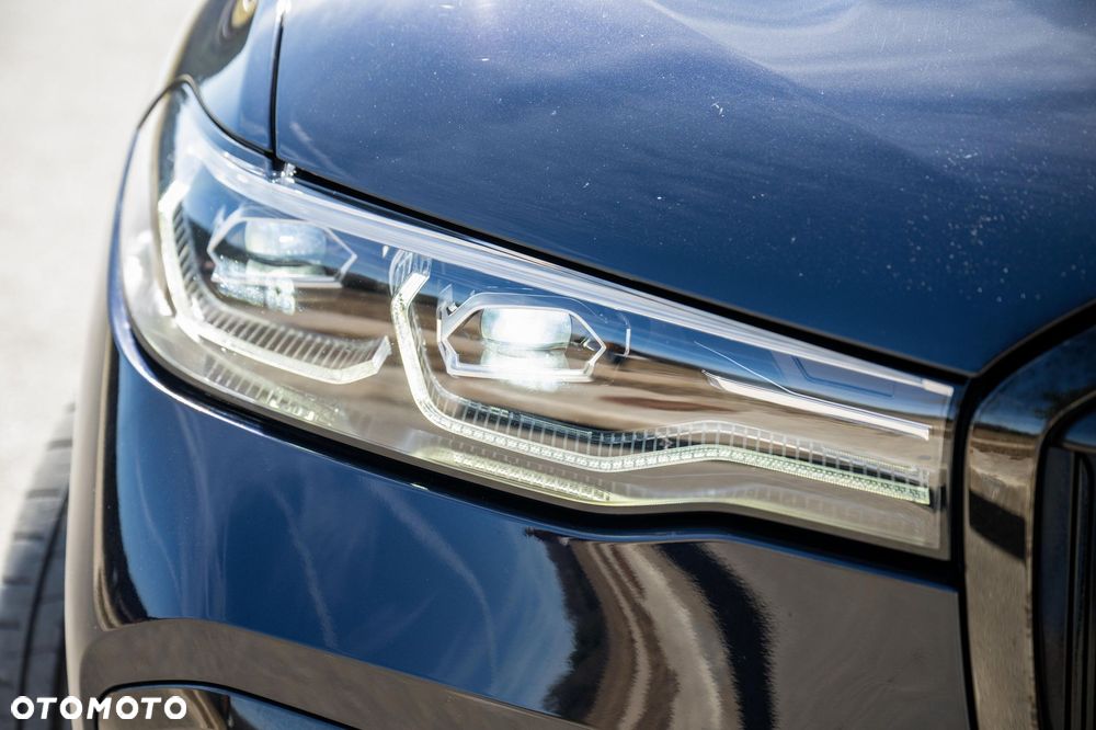 BMW X7 xDrive40i - 18