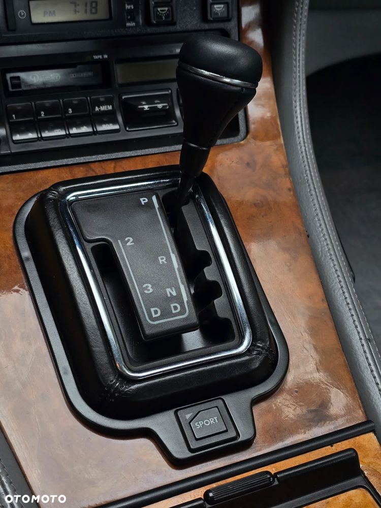 Jaguar Daimler 4.0i - 31