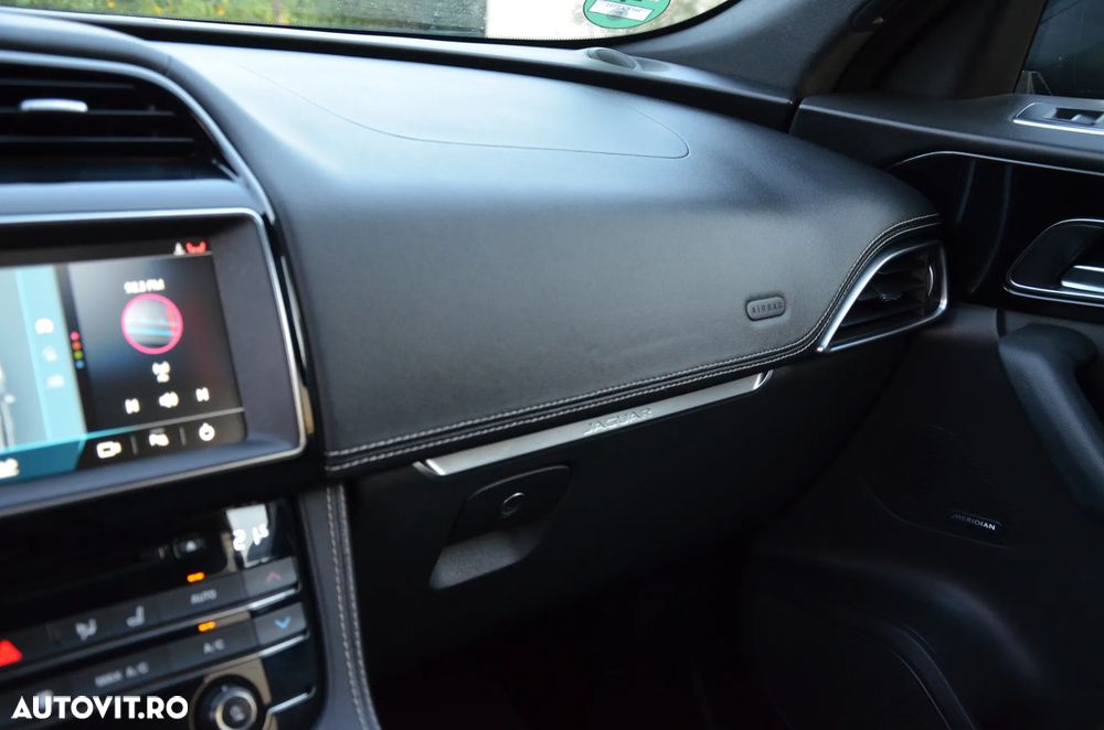 Jaguar F-Pace 25d AWD Aut. R-Sport - 28