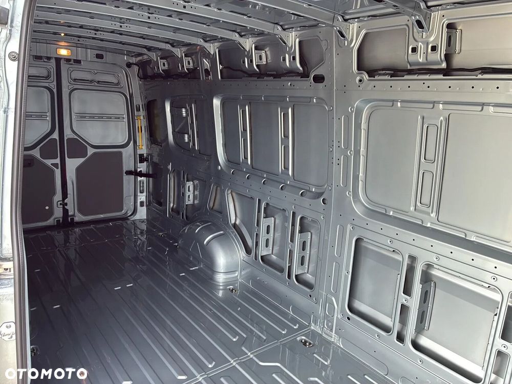 Volkswagen Crafter 35 Furgon LONG/Automat/L5H3, 2.0BiTDI 177KM, 4490mm, Wysoki dach, r.o. 4490 - 23