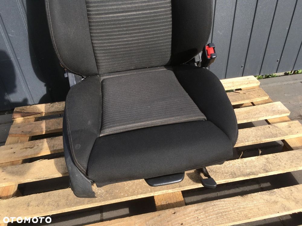 FOTEL PASAŻERA MERCEDES BENZ W213 - 3