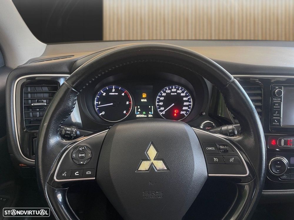 Mitsubishi Outlander 2.2 DI-D Instyle Navi - 3