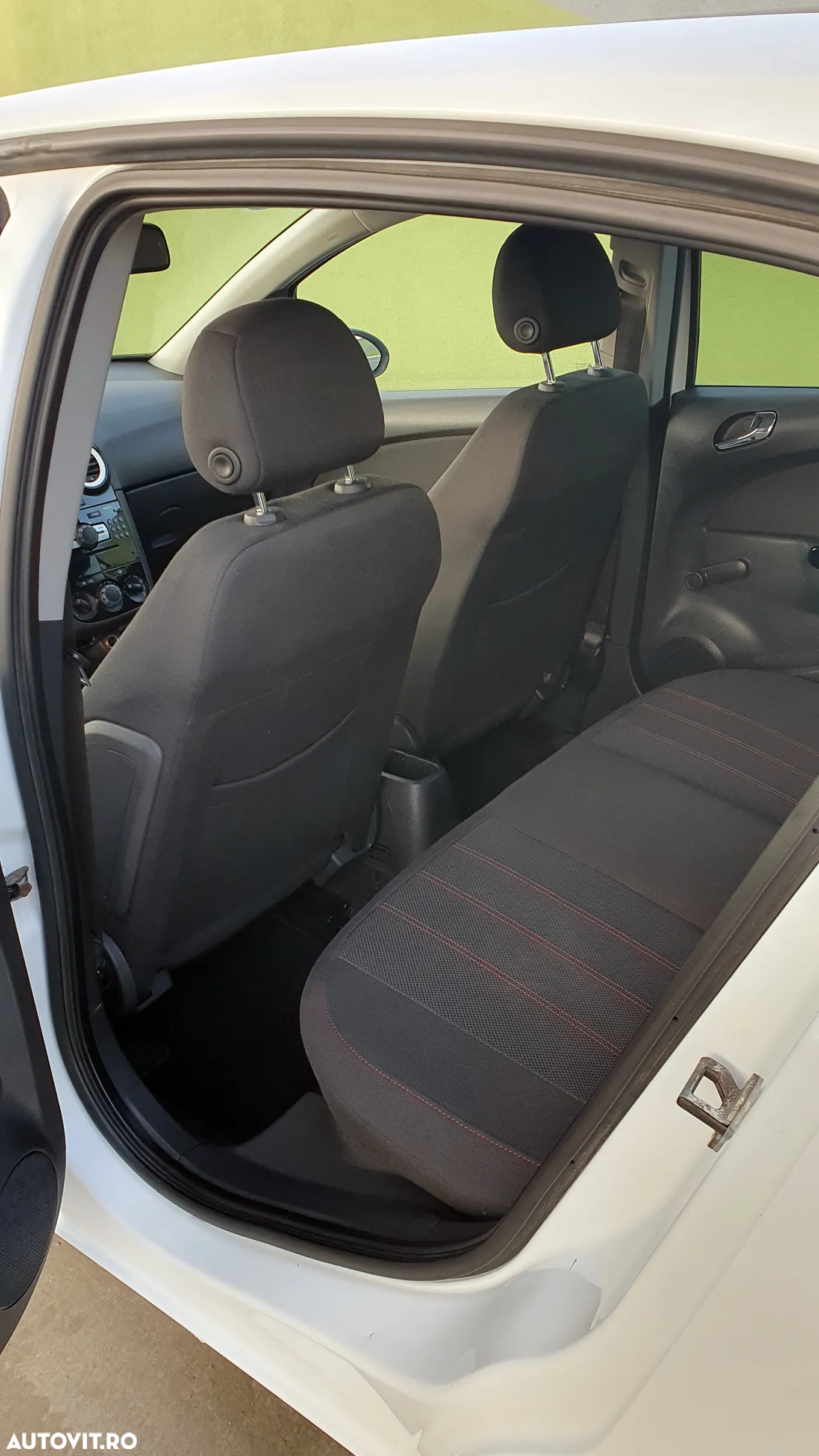 Opel Corsa 1.2 Essentia - 18