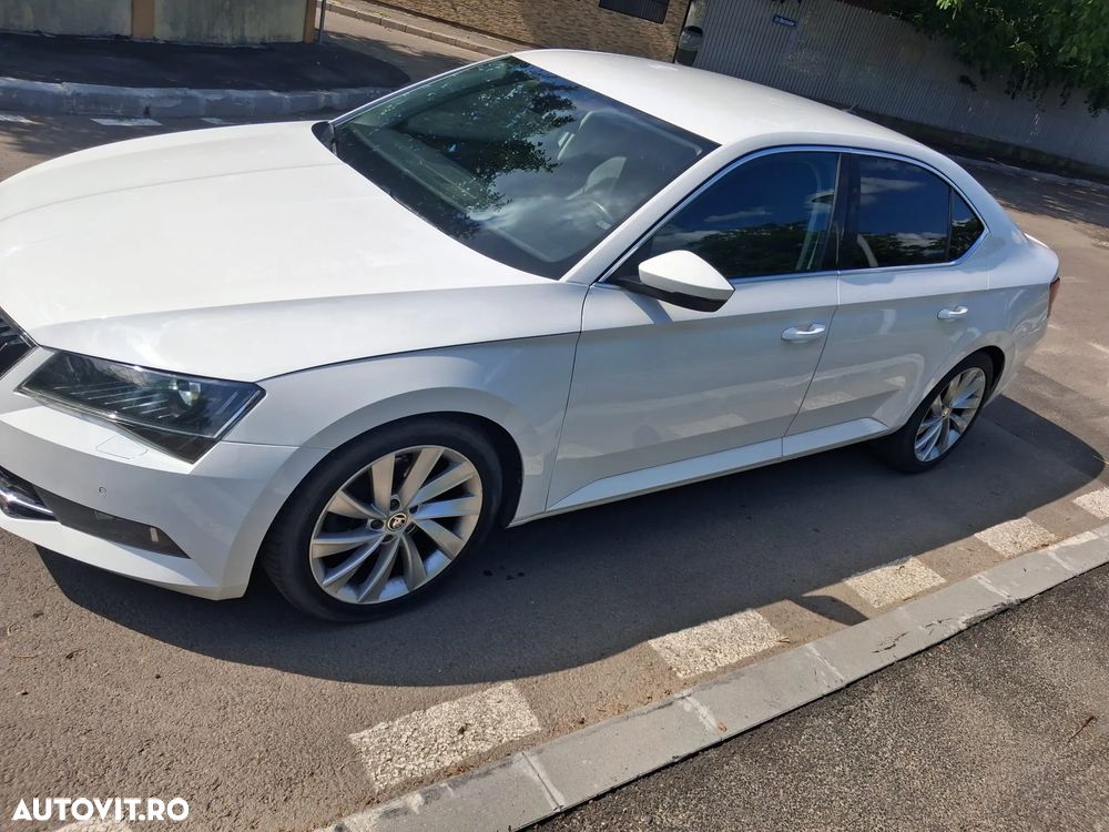 Skoda Superb 2.0 TDI Laurin & Klement - 3
