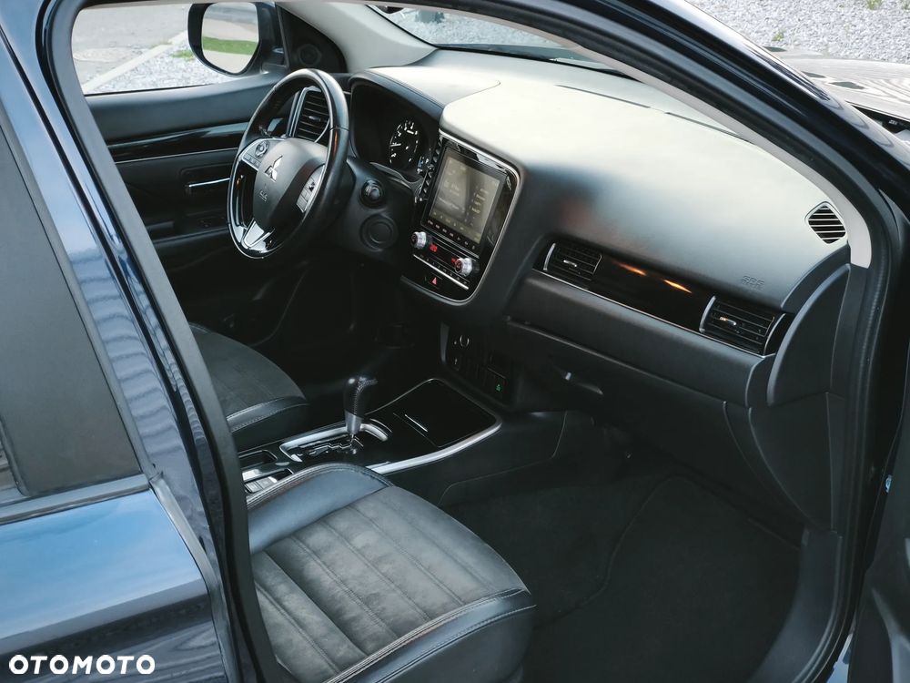Mitsubishi Outlander - 22