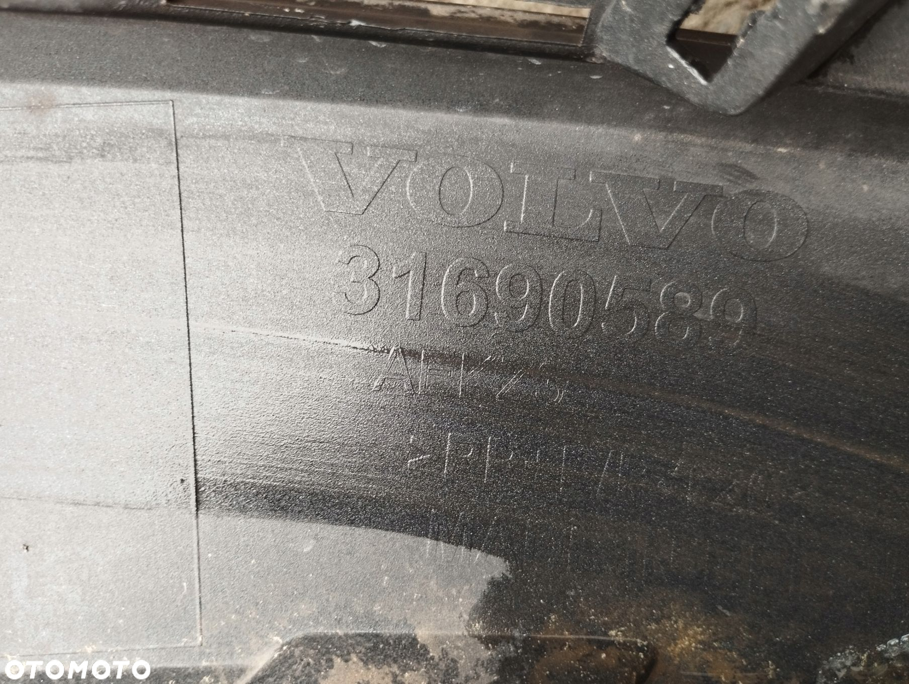 Zderzak przód Volvo V60 S60 II 2018-^ - 8