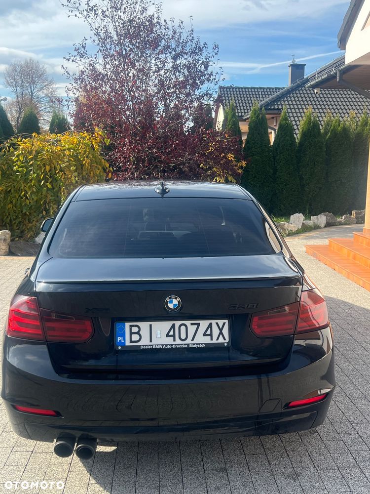 BMW Seria 3 320i xDrive - 4