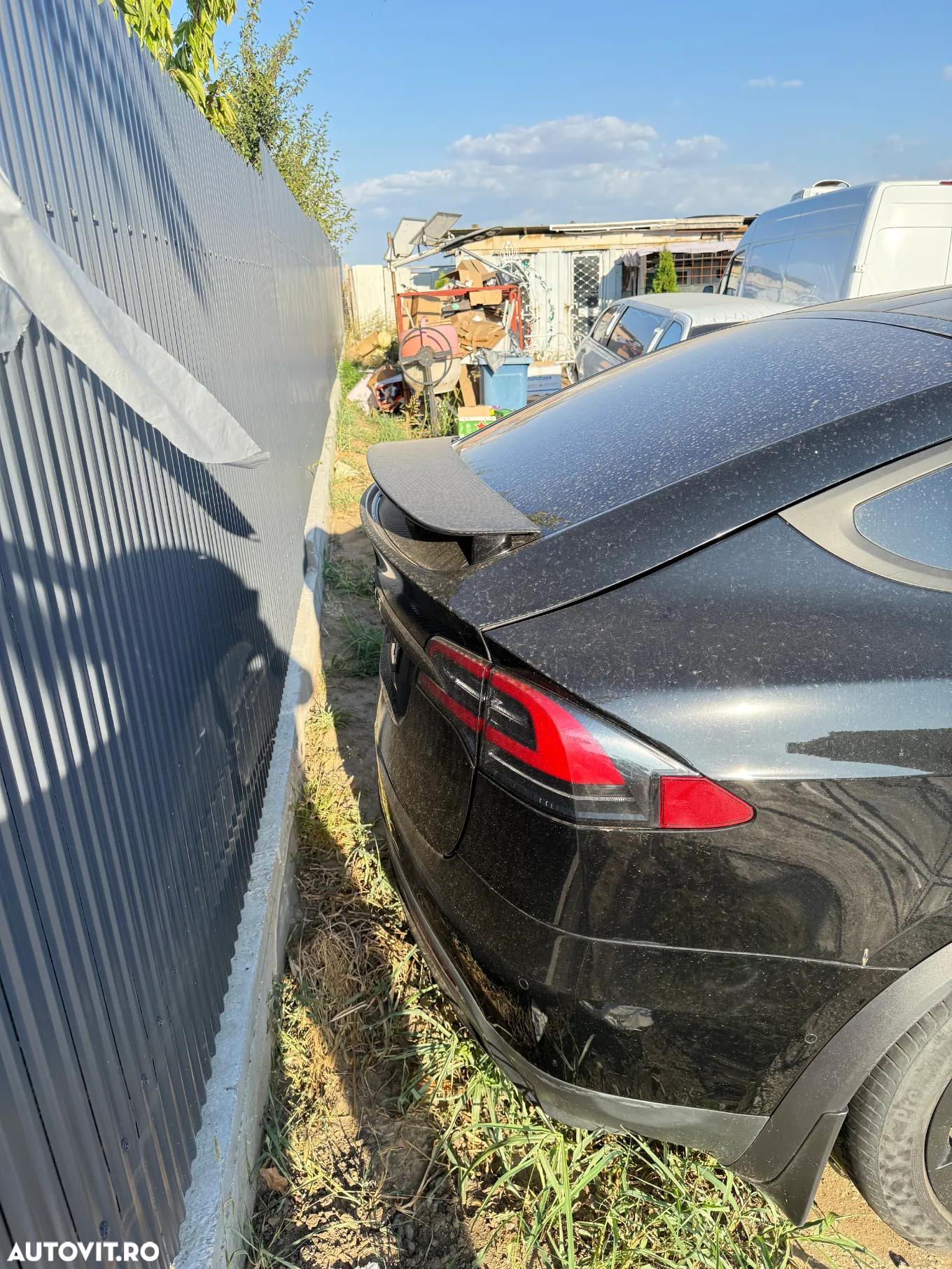 Tesla Model X - 10