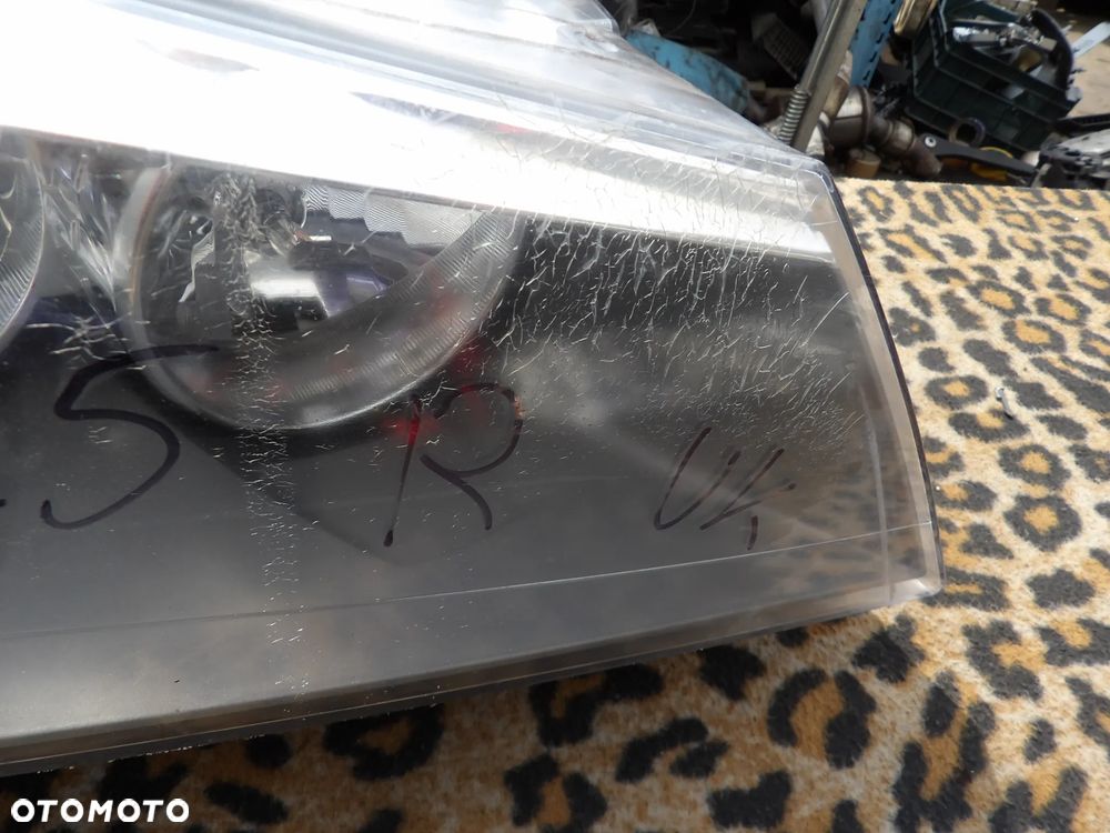 BMW - F25 - H7 - PRAWA LAMPA PRZEDNIA - UŁAMANE UCHWYTY - UK - 7217290 - 2