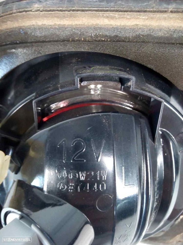FAROLIM TRASEIRO ESQUERDO INTERIOR MAZDA 3 2003 -P2775 - 3