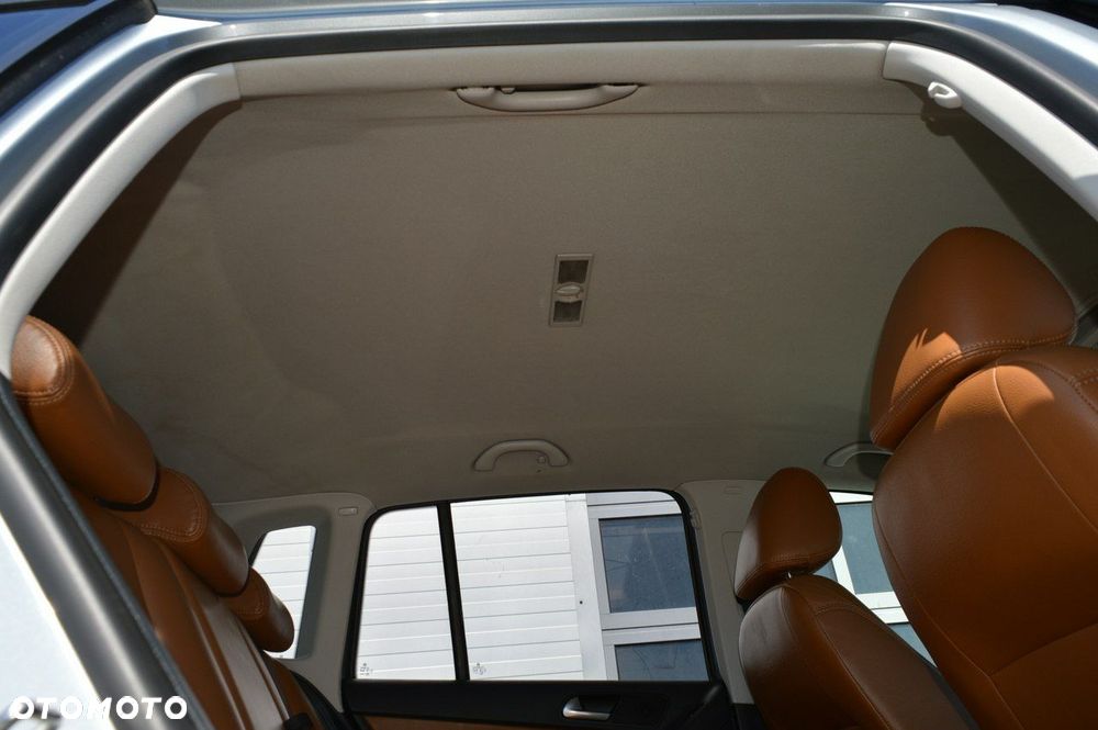 Volkswagen Tiguan - 33