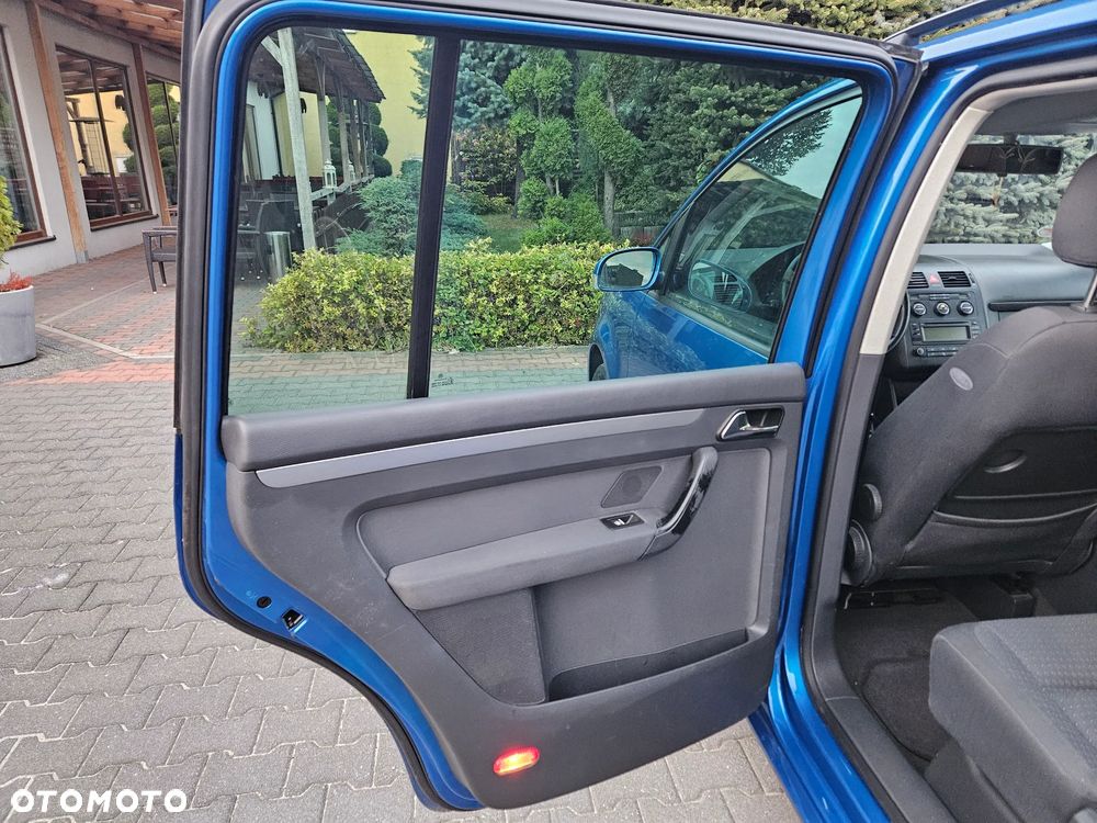 Volkswagen Touran - 28