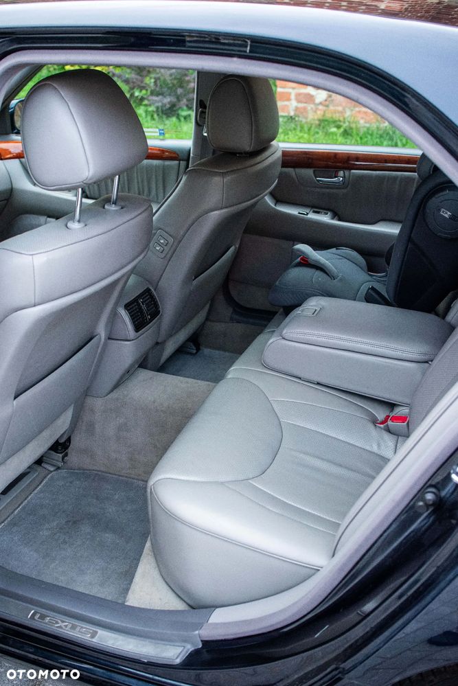 Lexus LS - 26
