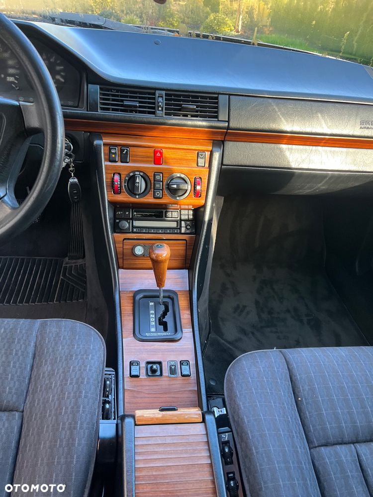 Mercedes-Benz W124 (1984-1993) - 10