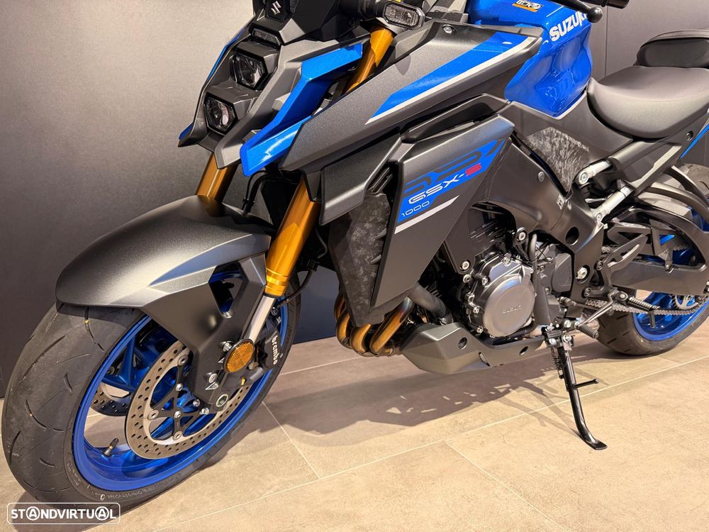 Suzuki GSX - 6