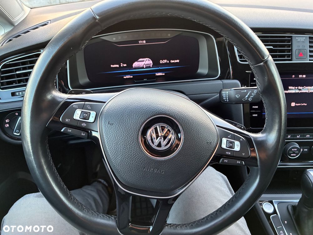 Volkswagen Golf - 28