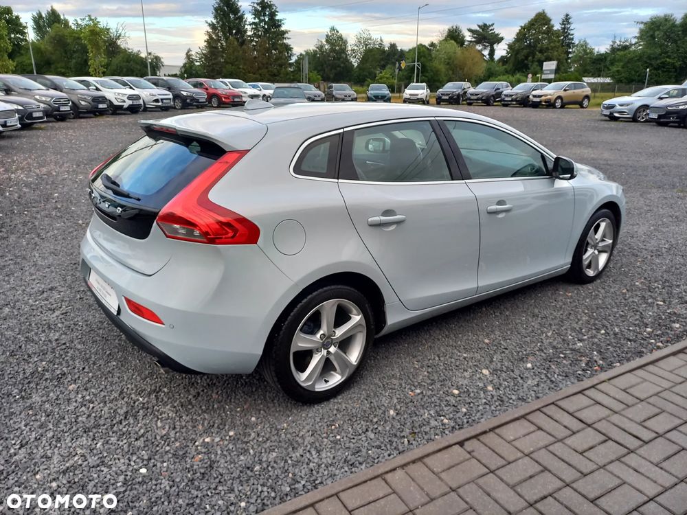 Volvo V40 D3 Momentum - 8