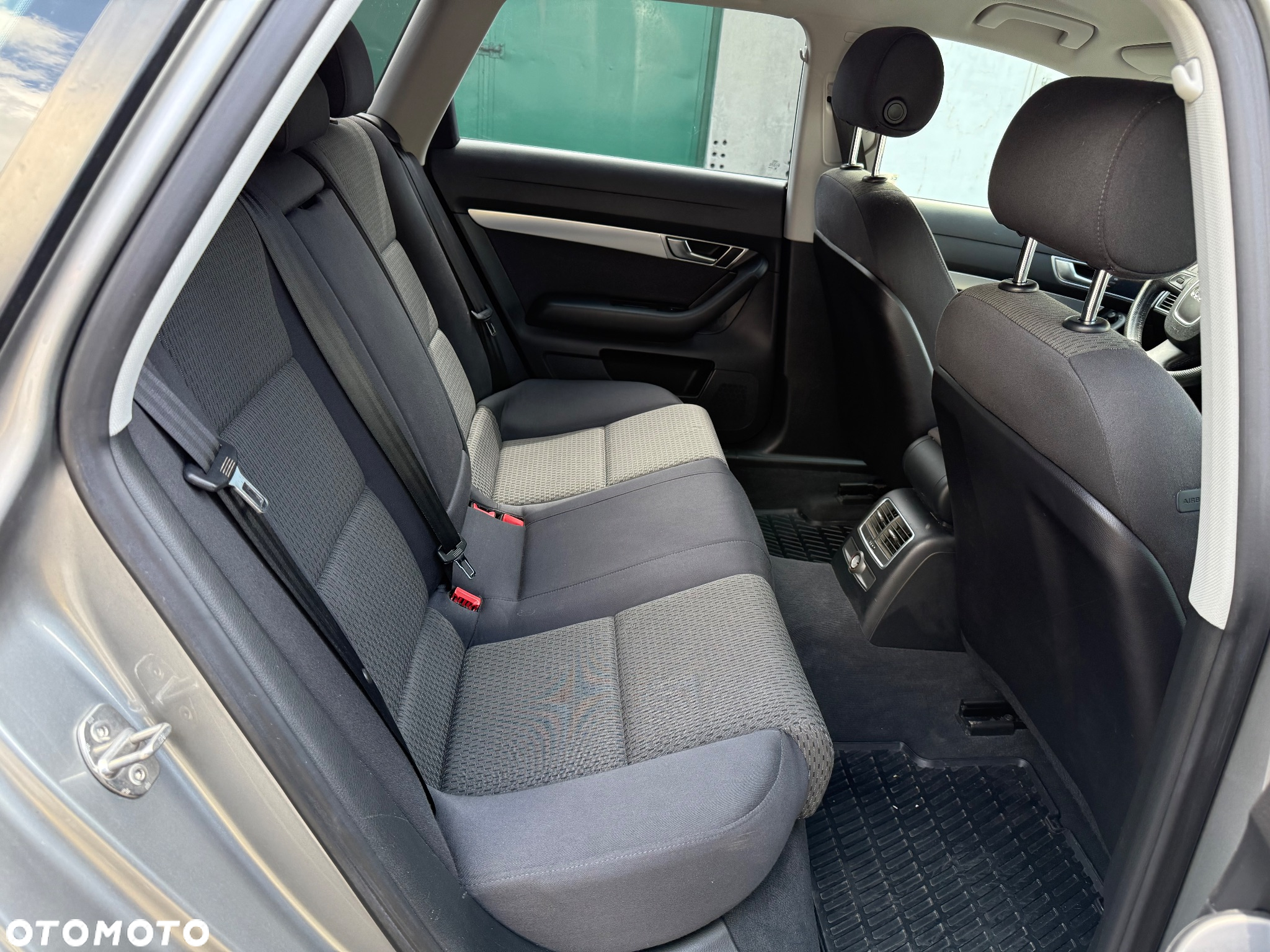 Audi A6 Avant 2.4 quattro - 10