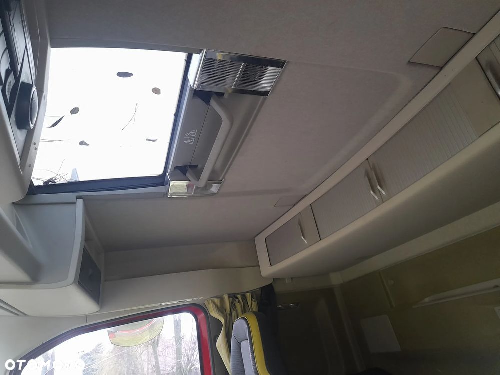 Volvo FH 16 650koni 6x2 OŚ SKRĘTNA PODNOSZONA // JEDYNY TAKI// RAMA DO ZABUDOWY// HDS dzwig żuraw do lasu drewna tarcicy // DO ŻYWCA// asenizacyjny// HOLOWNIK// FULL opcja ze SZWAJCARI - 15