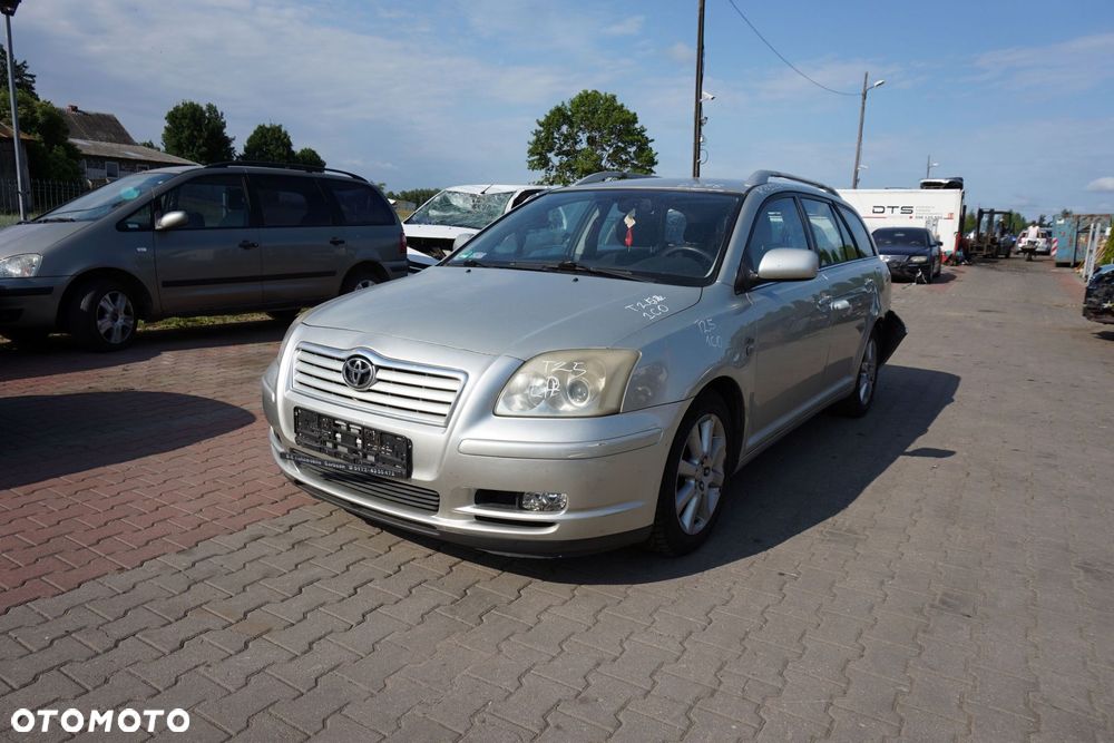 TOYOTA AVENSIS II T25 KOMBI 2003 1C0 2.0 D4D 1CD-FTV 115KM E357 SREBRNY na części - 1