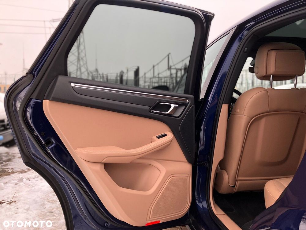 Porsche Macan - 18