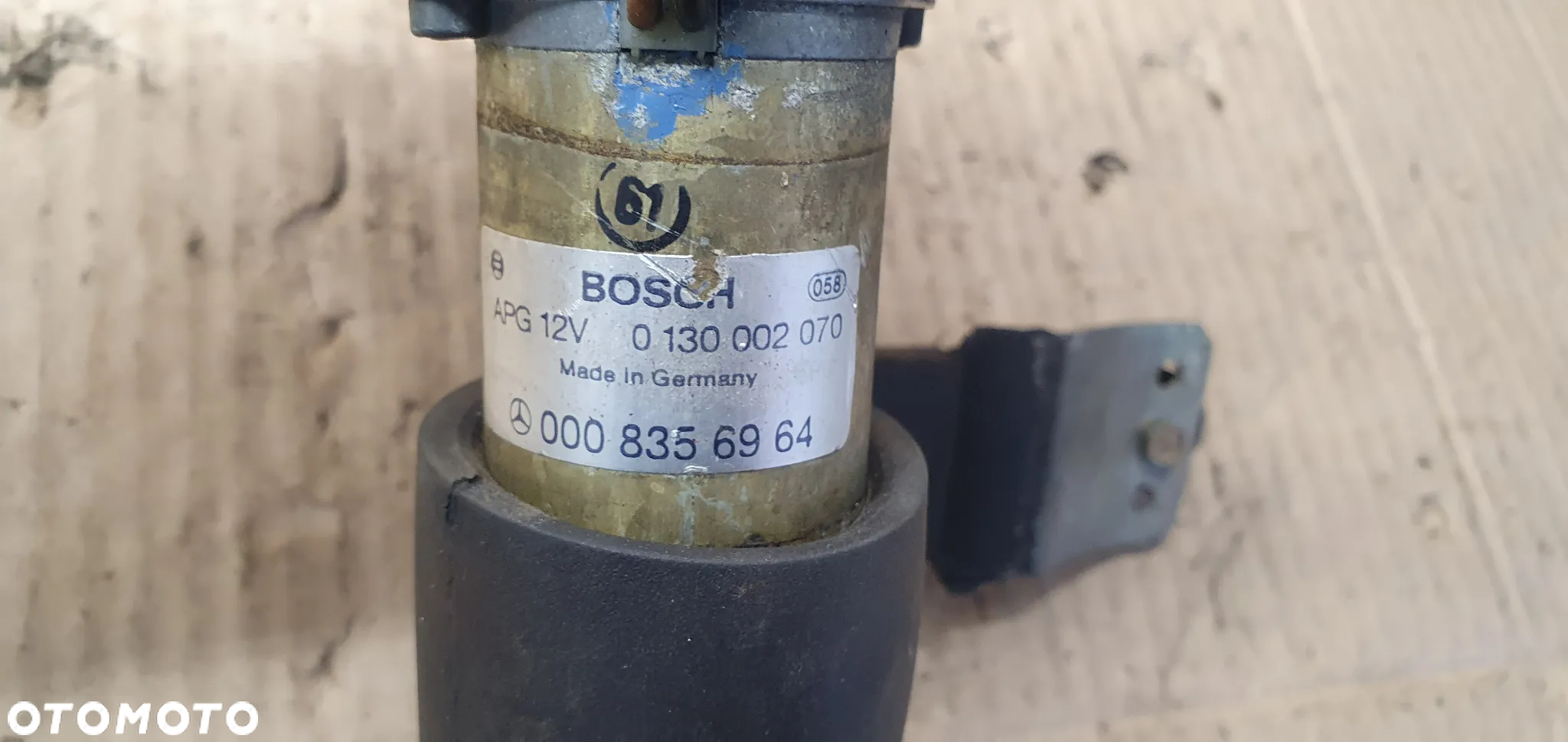 Dodatkowa pompka obiegu wody Mercedes S-Klasa W126 5.0 V8 - 5