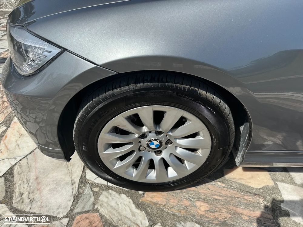 BMW 318 d Navigation - 13