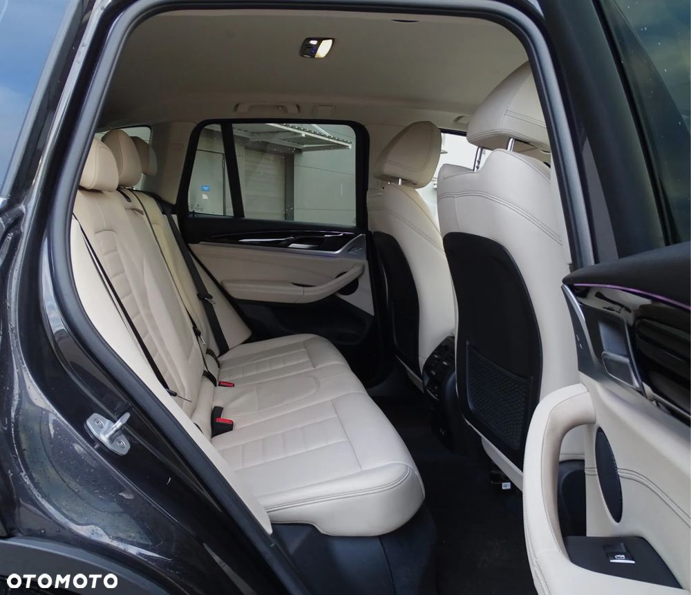 BMW X3 sDrive18d Luxury Line sport - 12