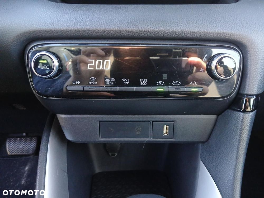 Toyota Yaris Hybrid 1.5 Comfort - 32